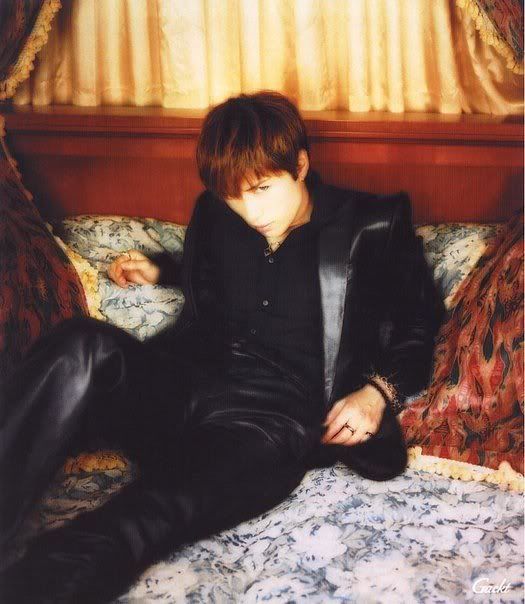 <img:http://i406.photobucket.com/albums/pp141/kittykitty4eva/Celebrities/gackt10.jpg>