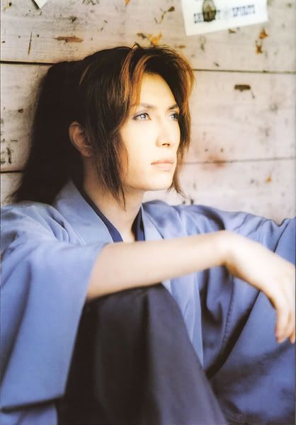 <img:http://i406.photobucket.com/albums/pp141/kittykitty4eva/Celebrities/gackt6.jpg>