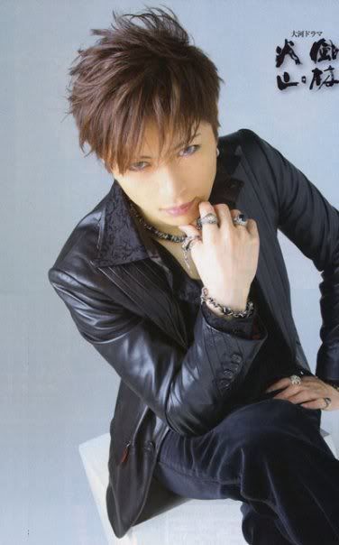 <img:http://i406.photobucket.com/albums/pp141/kittykitty4eva/Celebrities/gackt9.jpg>