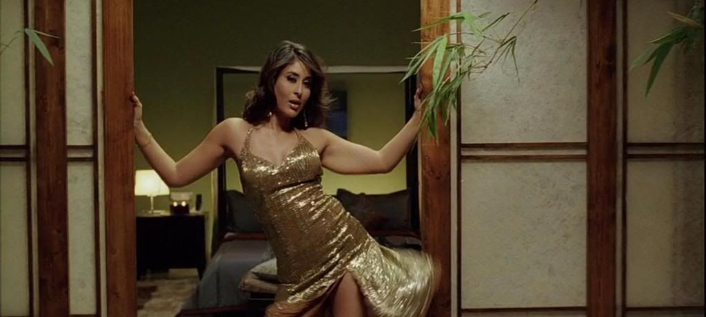 Kareena Kapoor - super HQ video & pictures of Kareena Kapoor's song from the movie 'Don'...