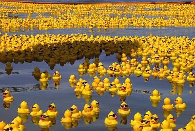 Rubber_Duck_Sea_by_whispering_hills.jpg