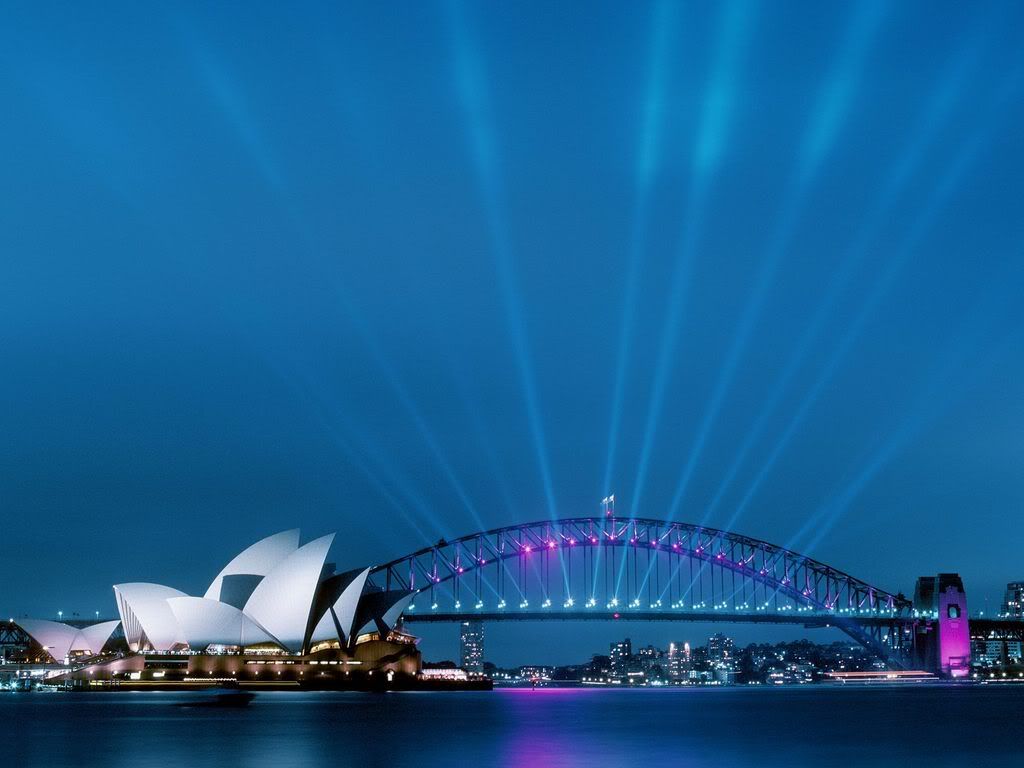 SydneyOperaHouseandHarbourBridgeatD.jpg