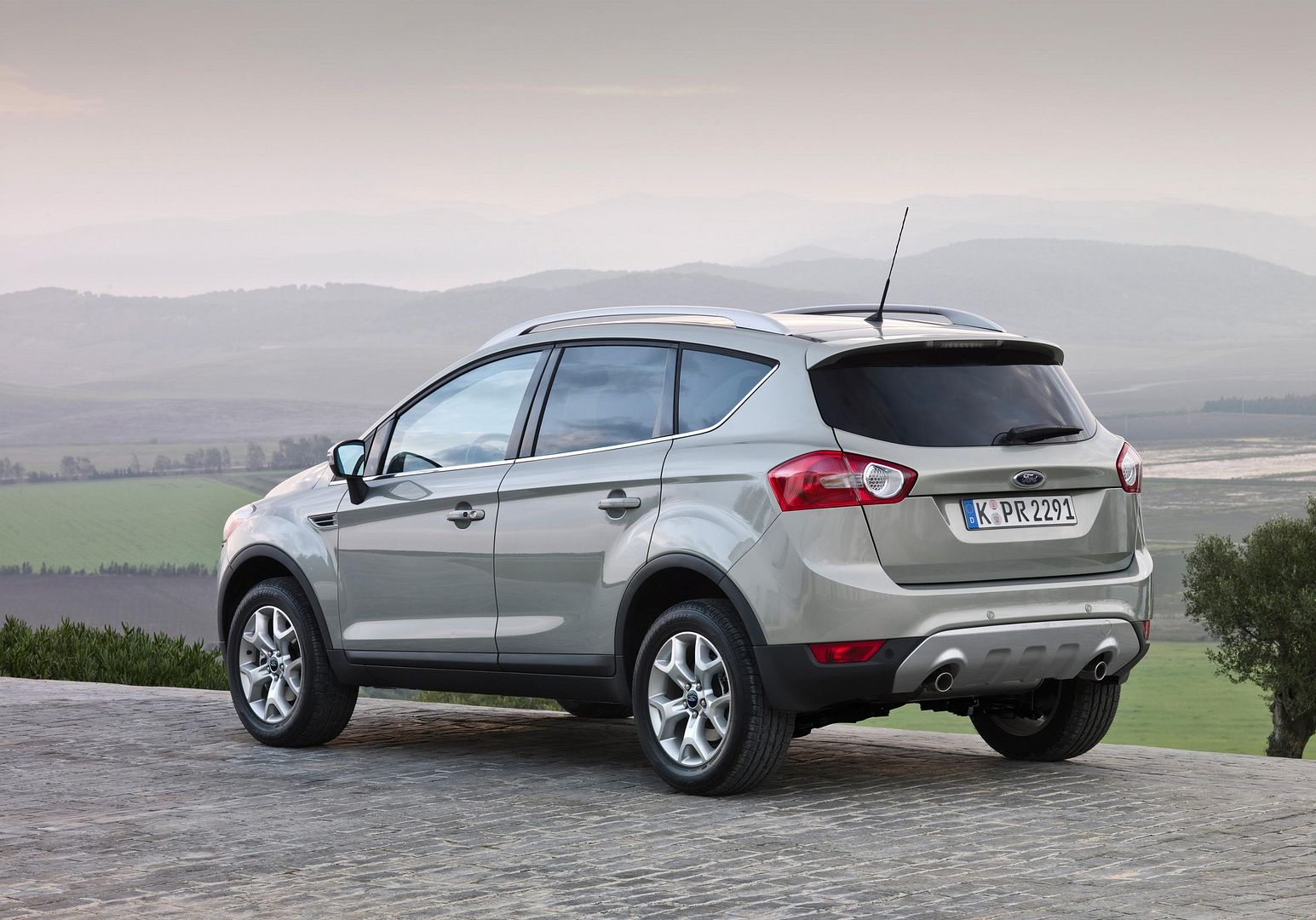 2008-ford-kuga_06.jpg