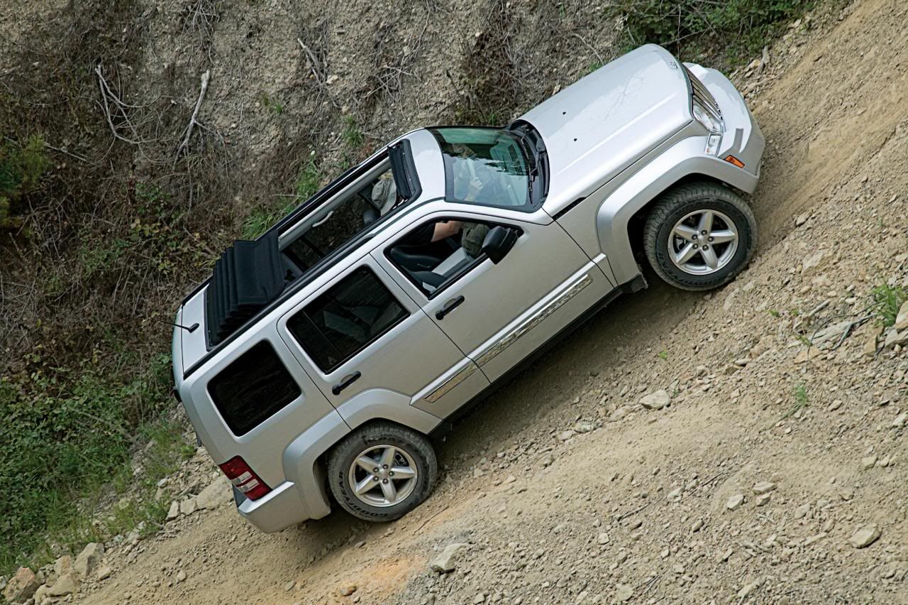 2008-jeep-liberty-limited_10.jpg