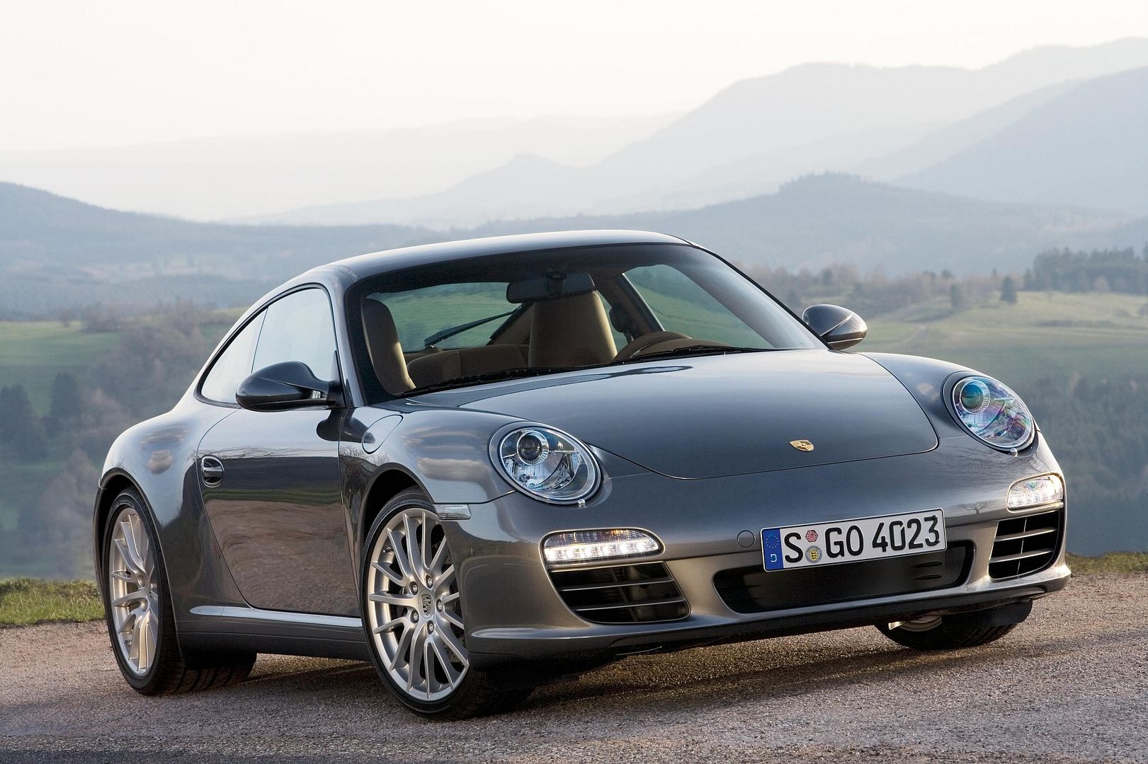 2009-911-carrera-4-carrera-4s-03.jpg