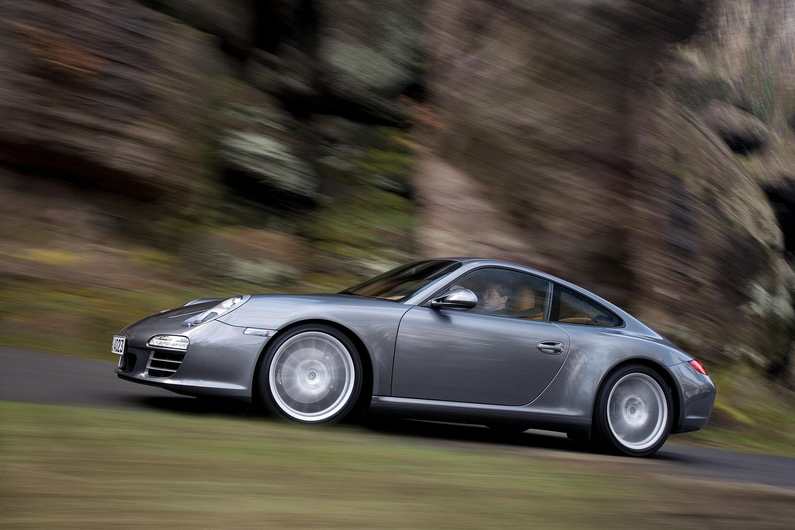 2009-911-carrera-4-carrera-4s-04.jpg