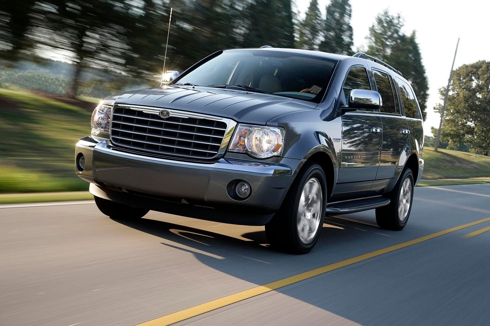 2009-chrysler-aspen-hybrid_03.jpg