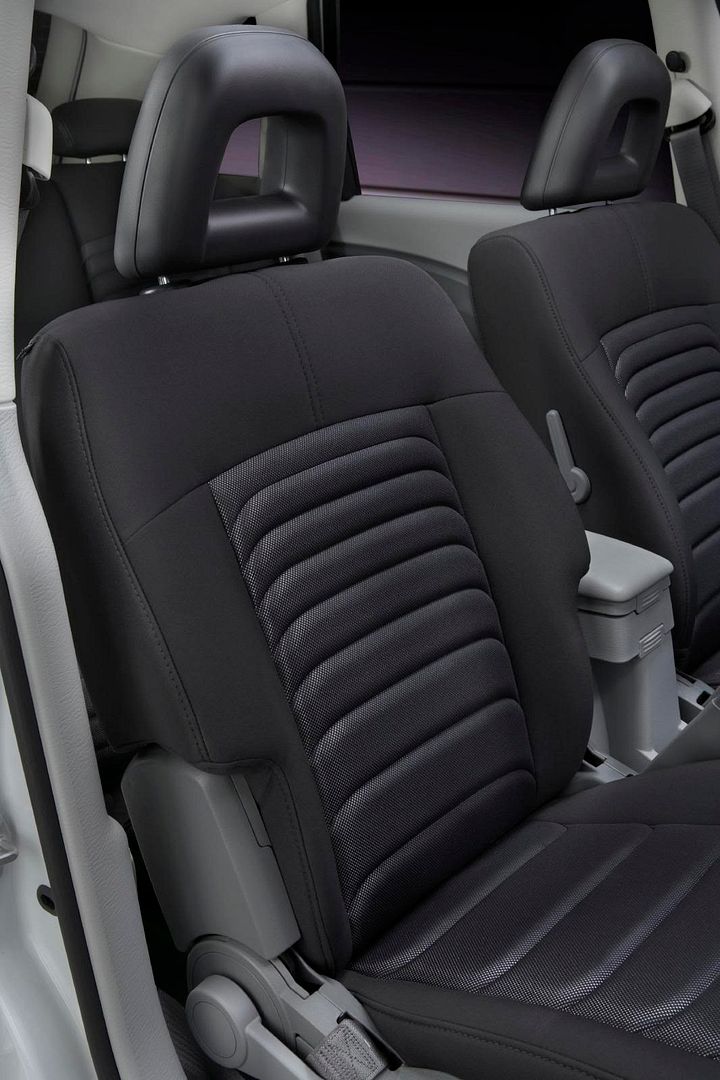 2009-chrysler-pt-cruiser-07.jpg