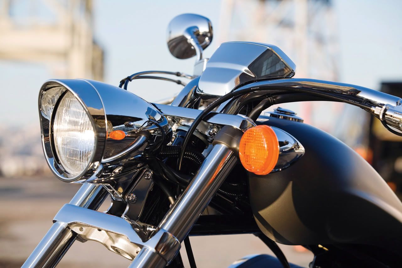 2010-honda-fury-02.jpg
