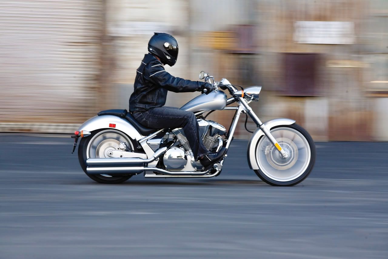 2010-honda-fury-05.jpg