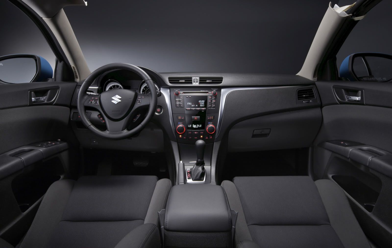 2010-suzuki-kizashi-sedan-19.jpg