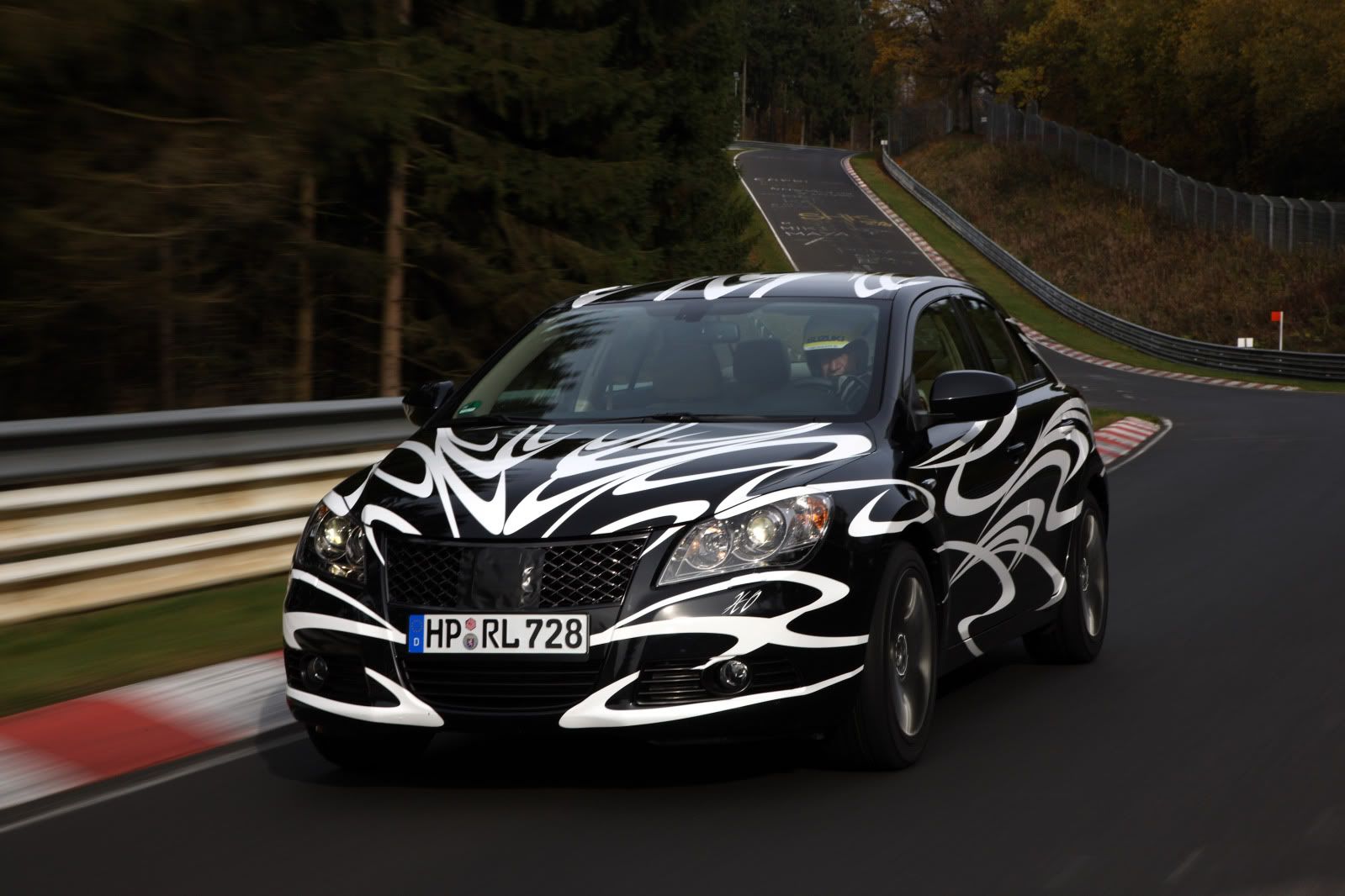 2010-suzuki-kizashi-testing-phot-1.jpg