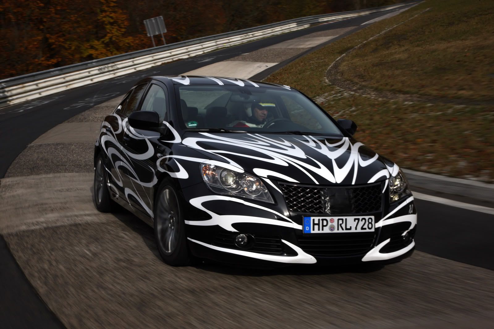 2010-suzuki-kizashi-testing-photogr.jpg