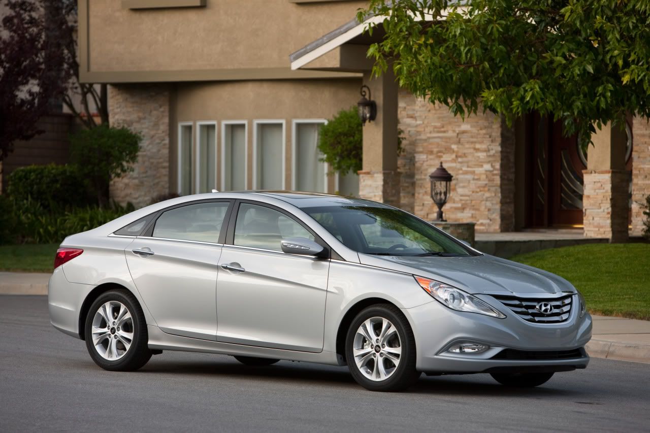 2011-hyundai-sonata-03.jpg