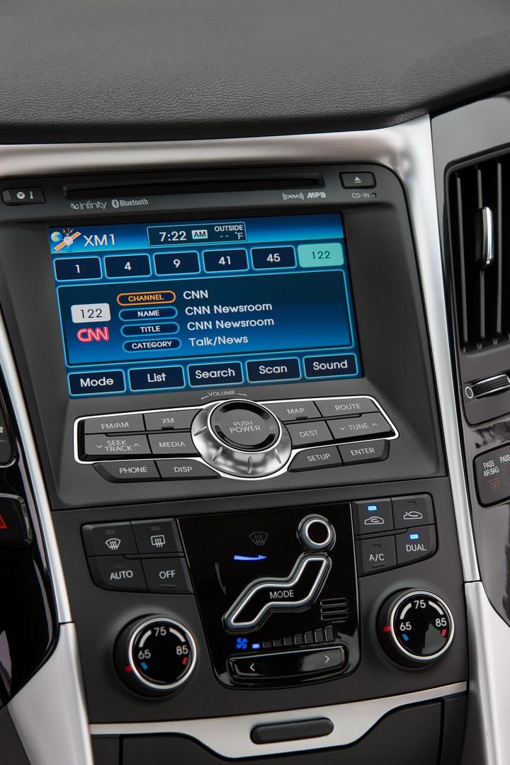 2011-hyundai-sonata-05.jpg