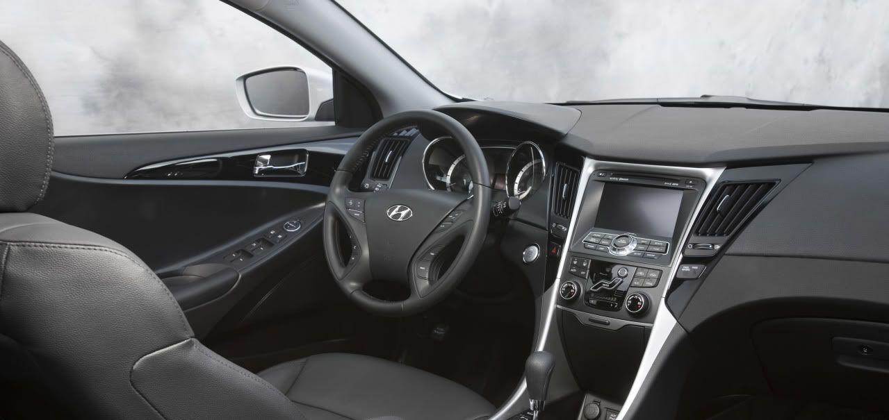 2011-hyundai-sonata-08.jpg