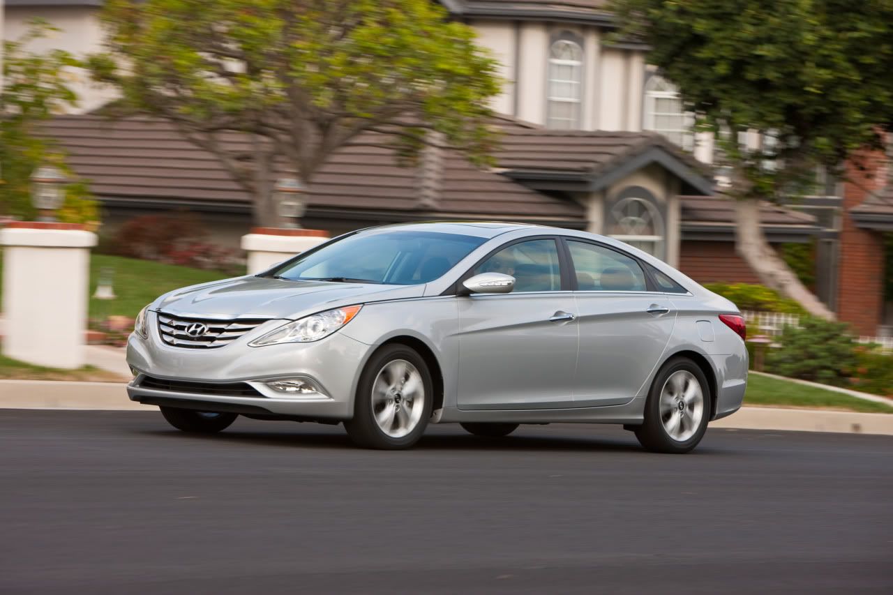 2011-hyundai-sonata-10.jpg