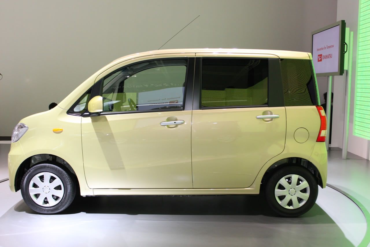 daihatsu-tanto-exe-tokyo-2009-02.jpg