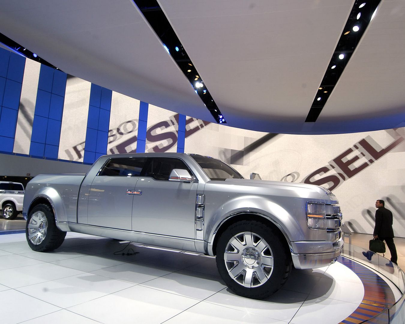 ford-f-250-super-chief-concept-03.jpg