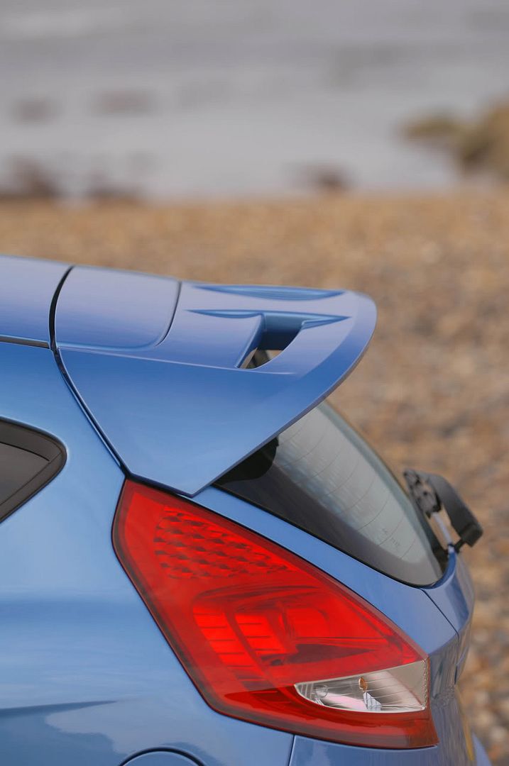 ford-fiesta-zetec-s_14.jpg