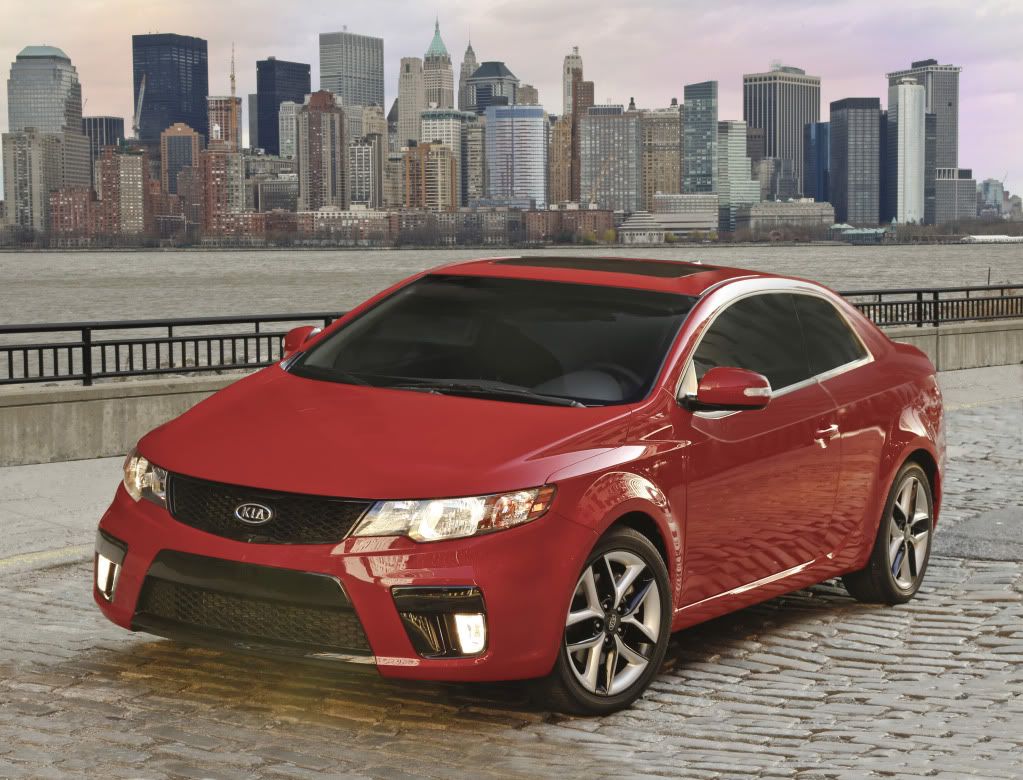 kia-forte-koup-2010-02.jpg