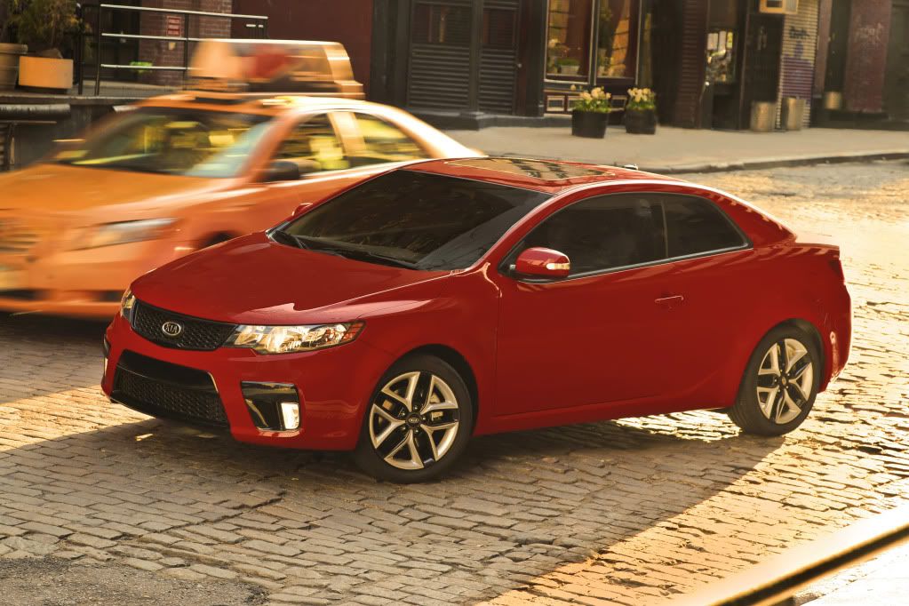 kia-forte-koup-2010-12.jpg
