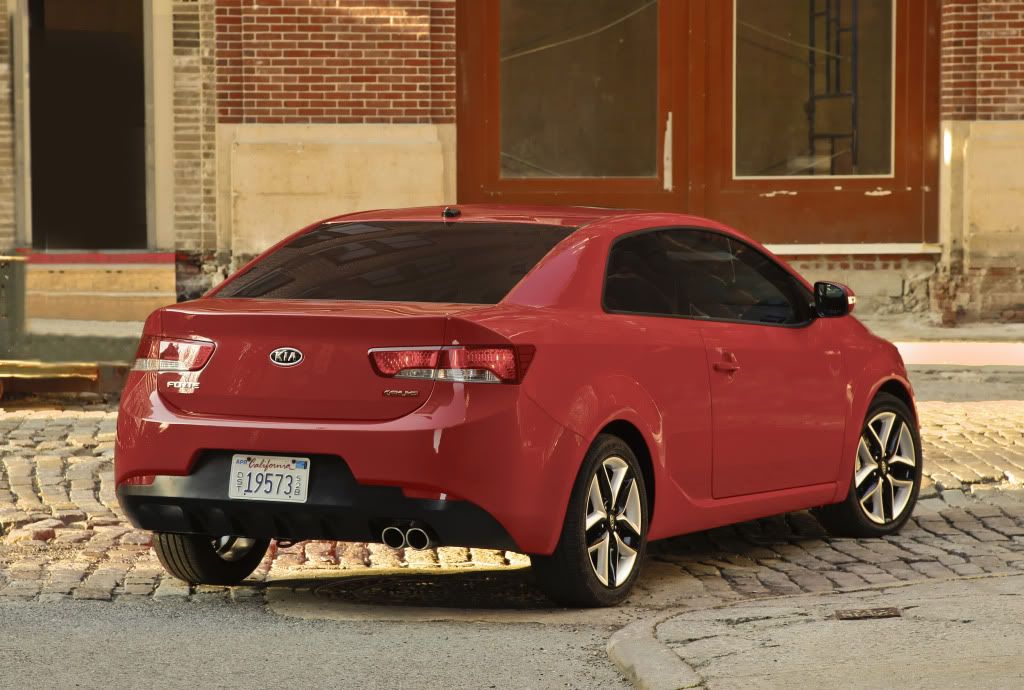kia-forte-koup-2010-13.jpg
