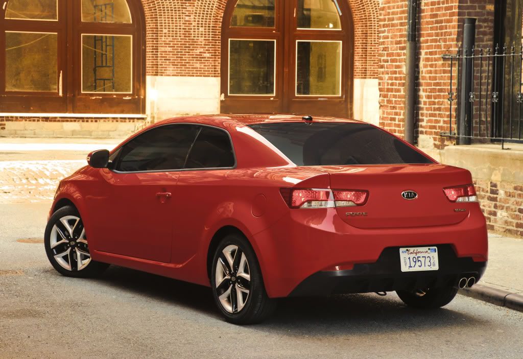 kia-forte-koup-2010-15.jpg