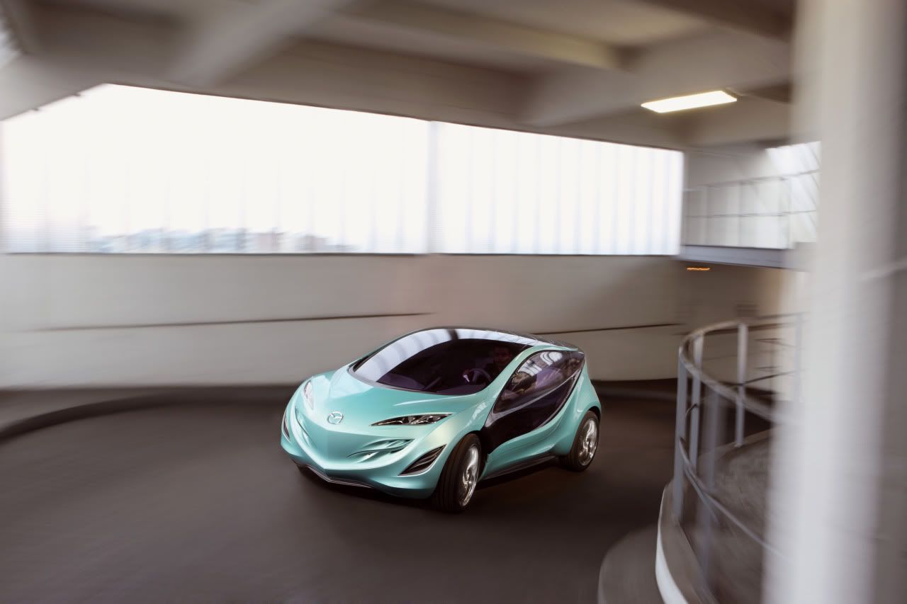 mazda-kiyora-driving-01.jpg
