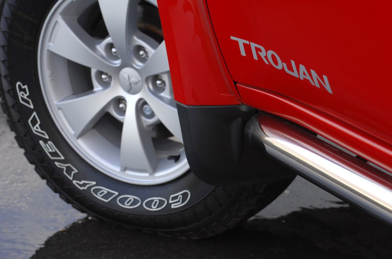 mitsubishi-l200-trojan-07.jpg