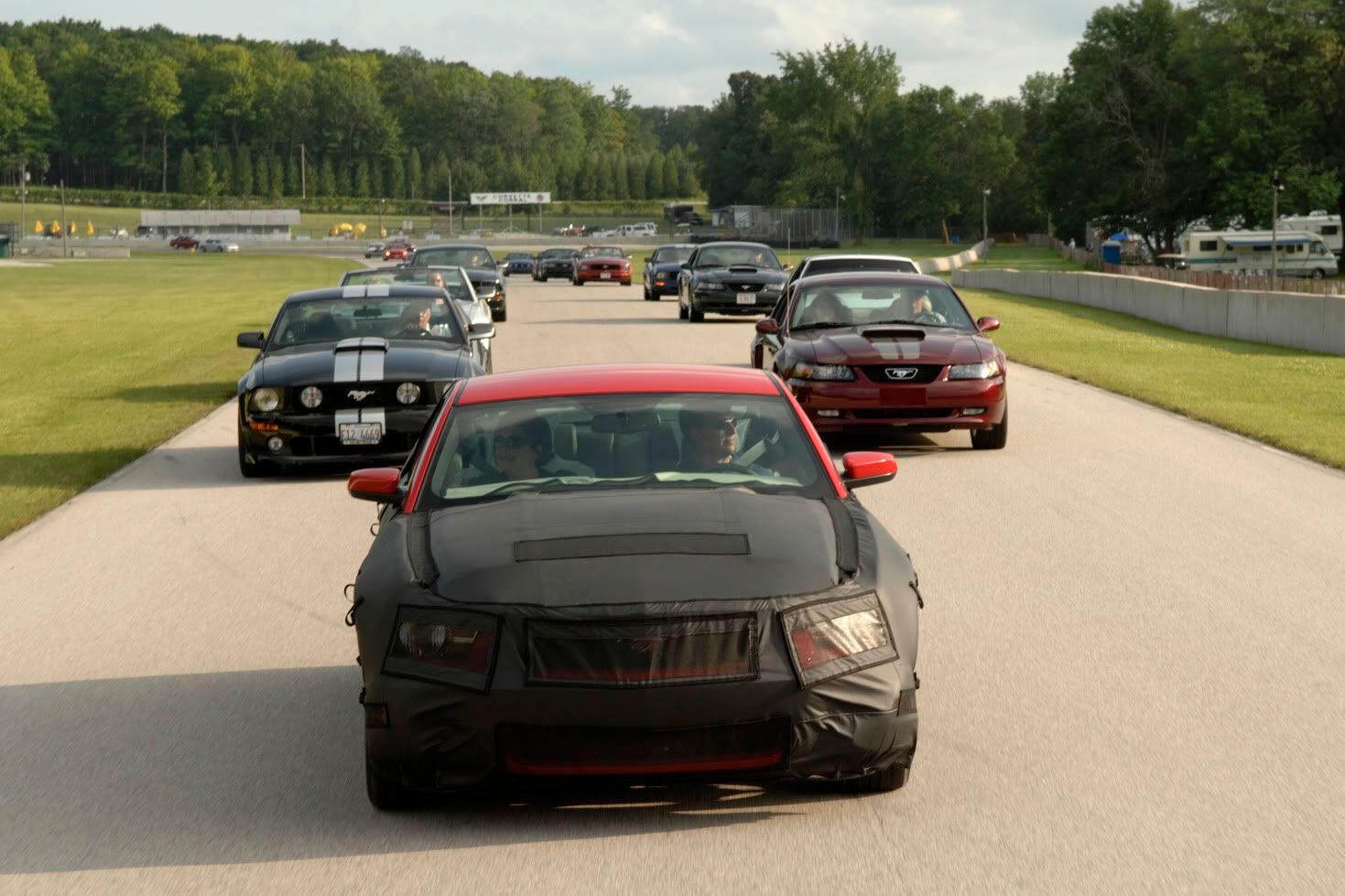 new-2010-ford-mustang_002.jpg