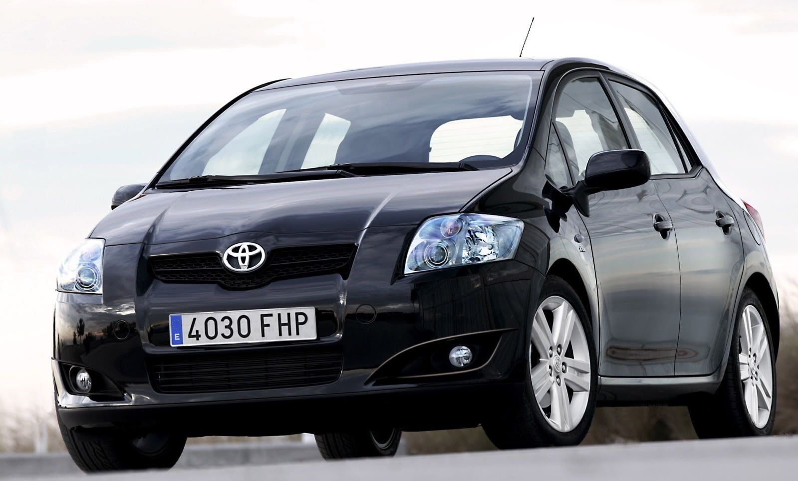 toyota-auris-11.jpg