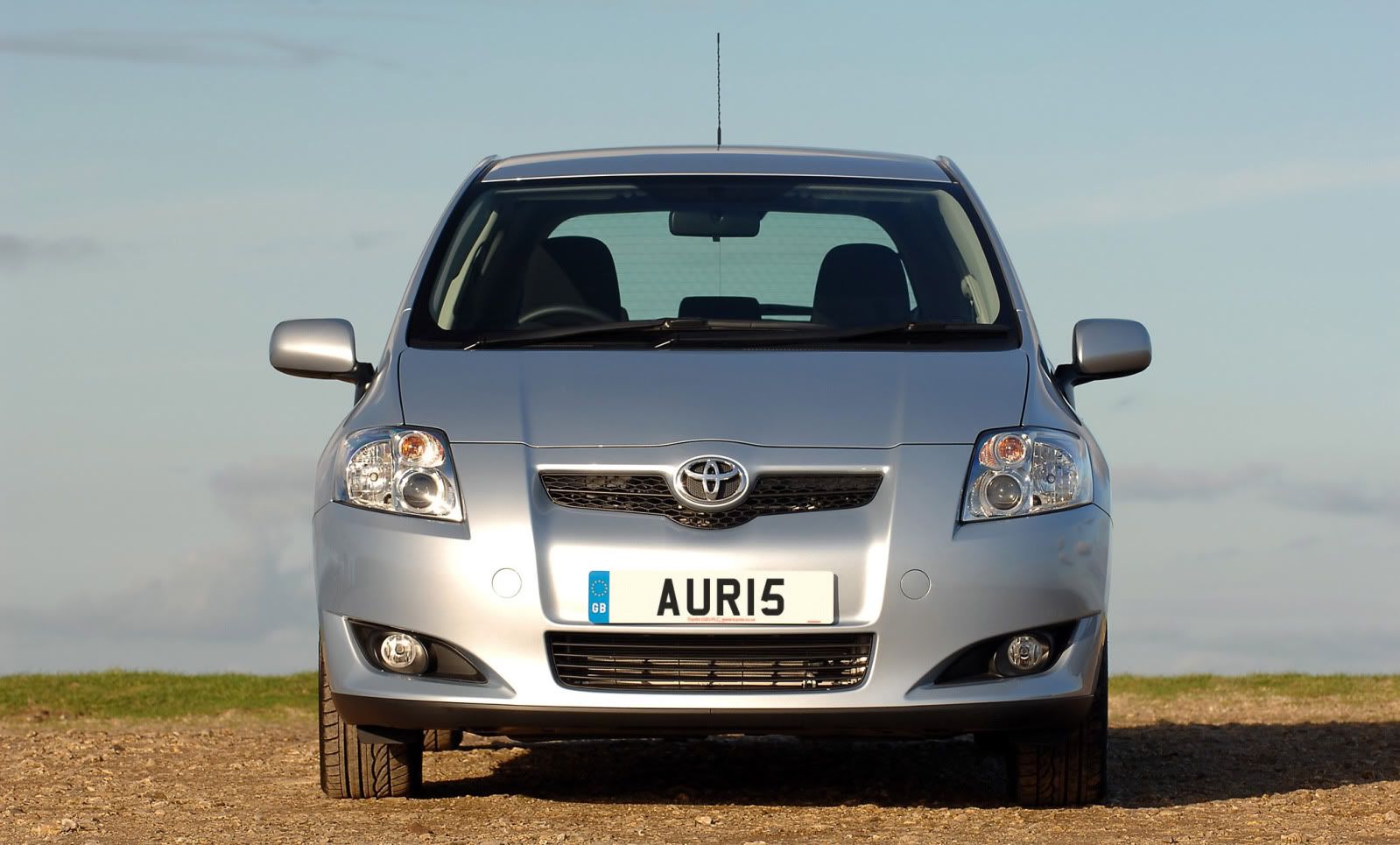 toyota-auris-12.jpg