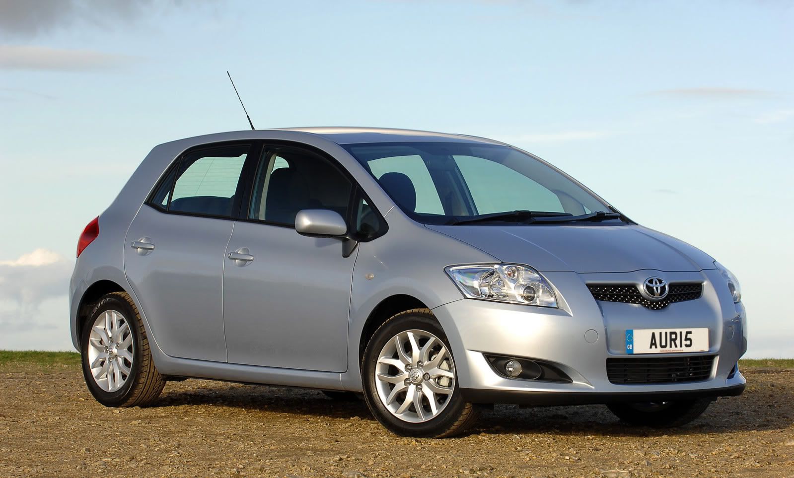 toyota-auris-14.jpg