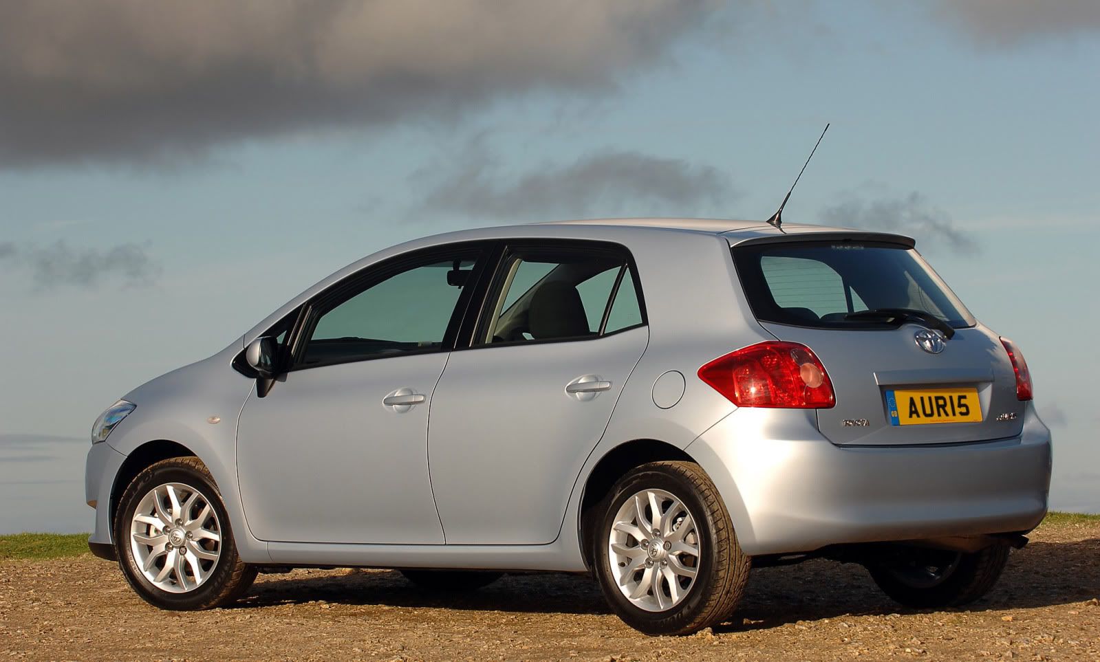 toyota-auris-16.jpg