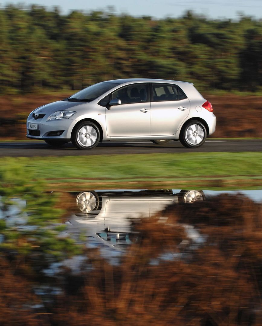 toyota-auris-20.jpg