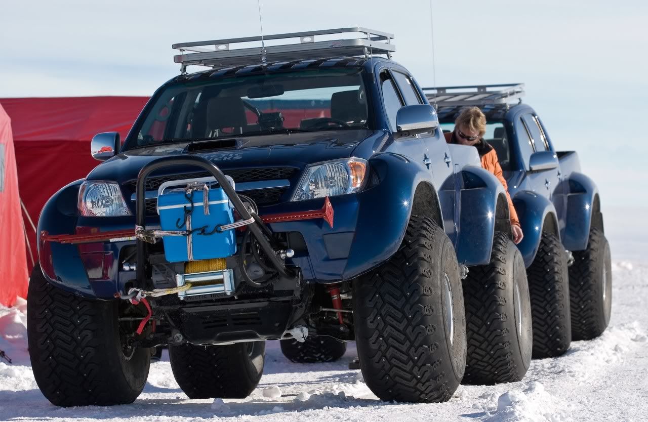 toyota-hilux-03.jpg
