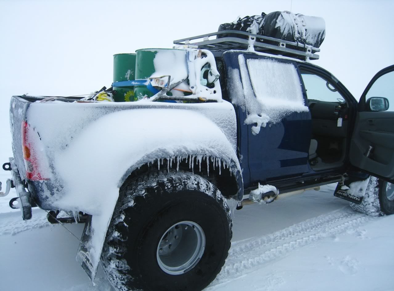 toyota-hilux-17.jpg