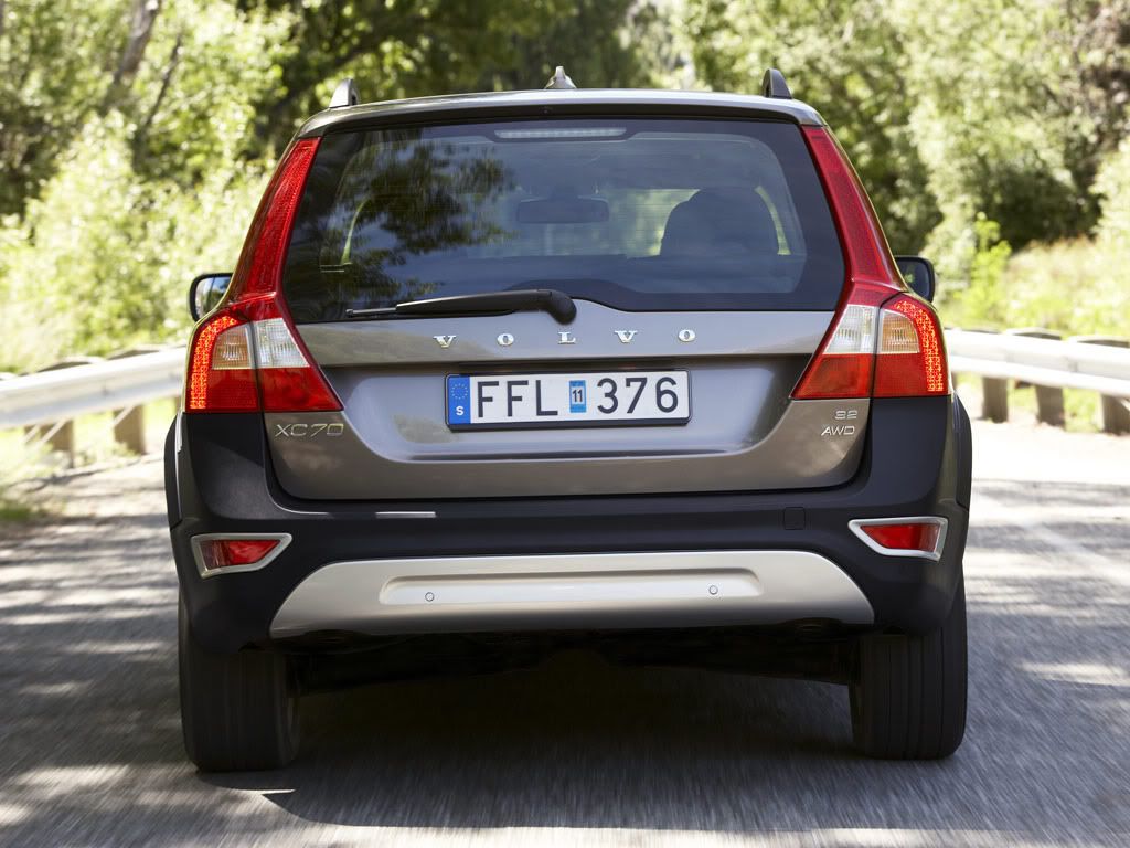 volvo-xc70-06.jpg