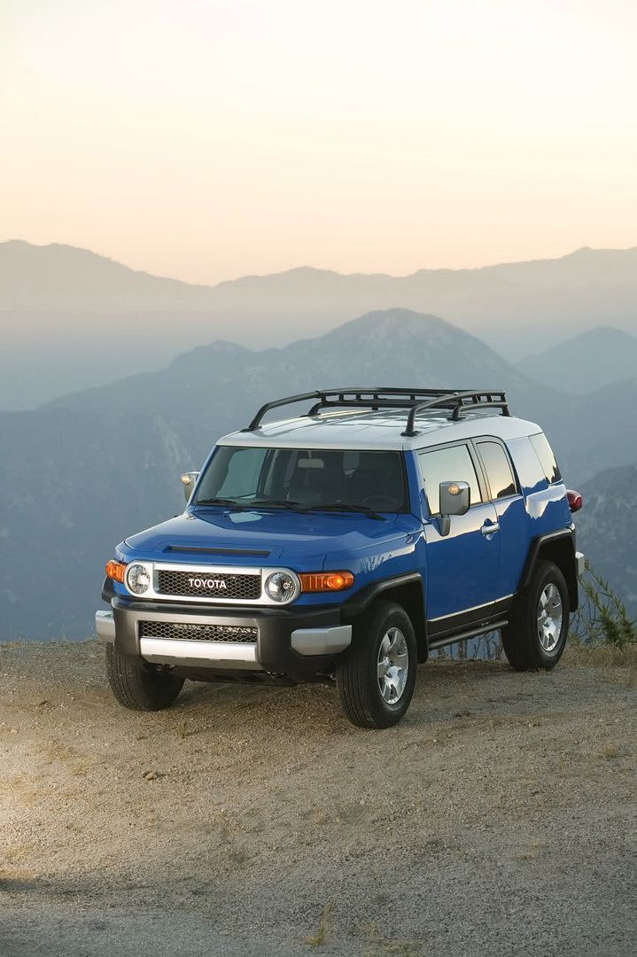 2009-toyota-fj-cruiser-01.jpg