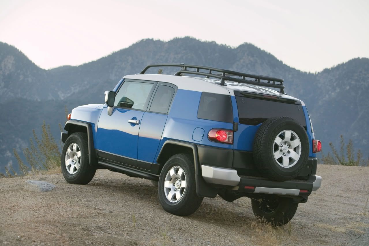 2009-toyota-fj-cruiser-02.jpg