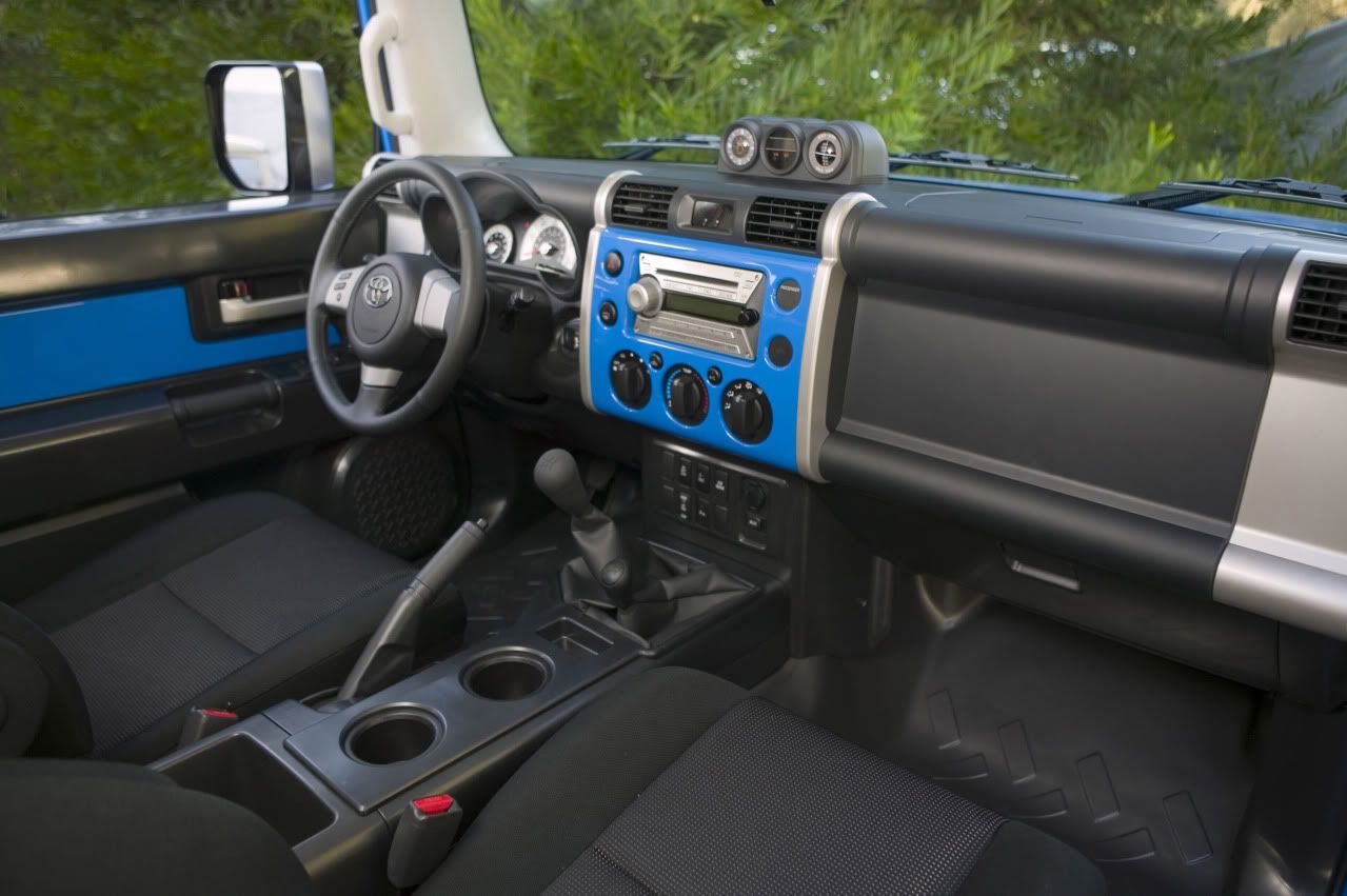 2009-toyota-fj-cruiser-07.jpg
