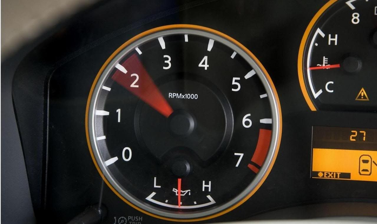 2010-nissan-armada-7_1600x0w.jpg