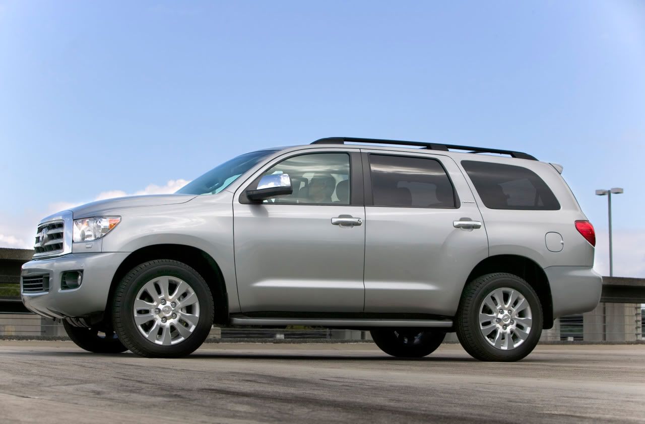 2010-toyota-sequoia-platinum-05.jpg