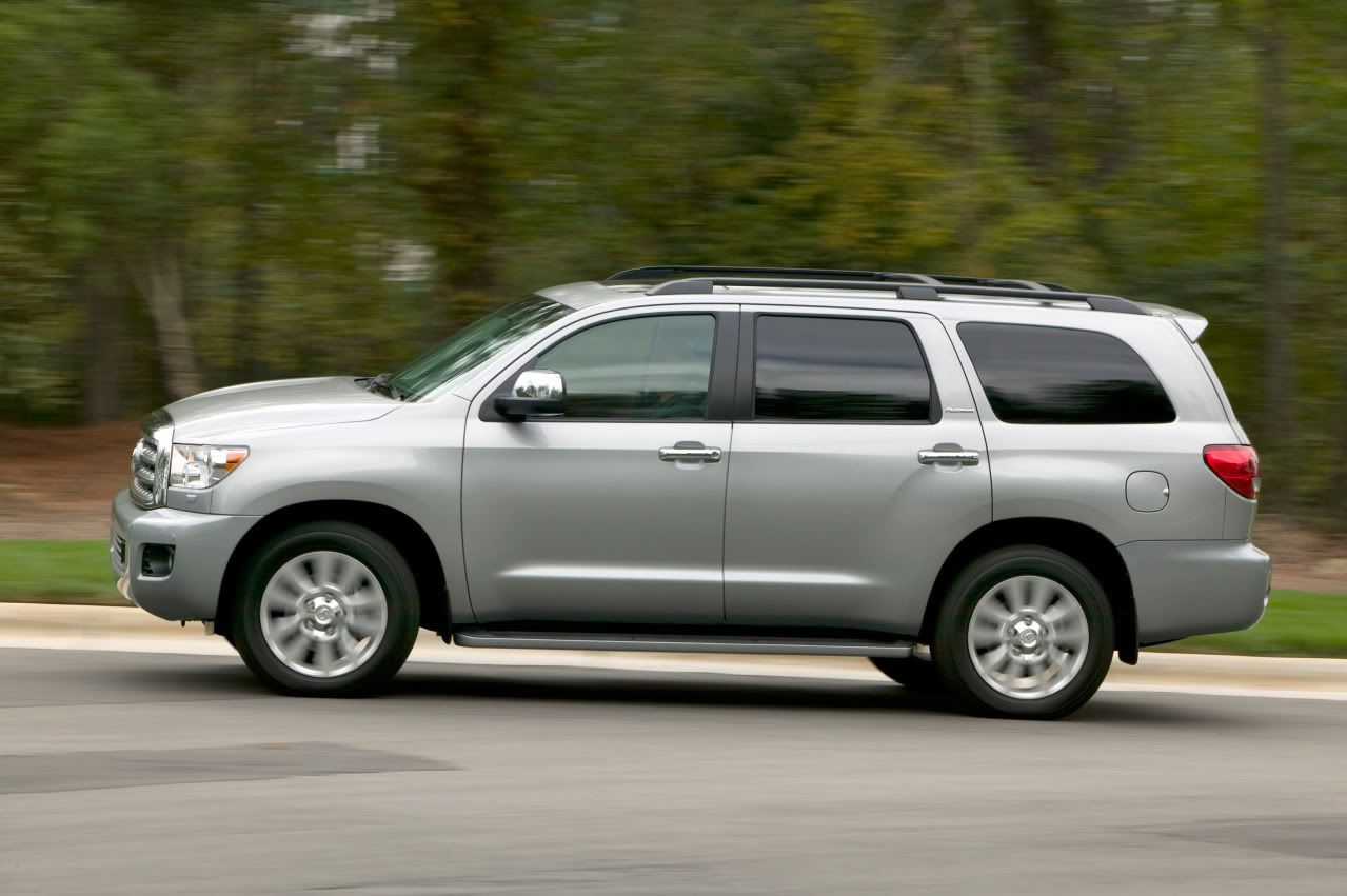2010-toyota-sequoia-platinum-09.jpg