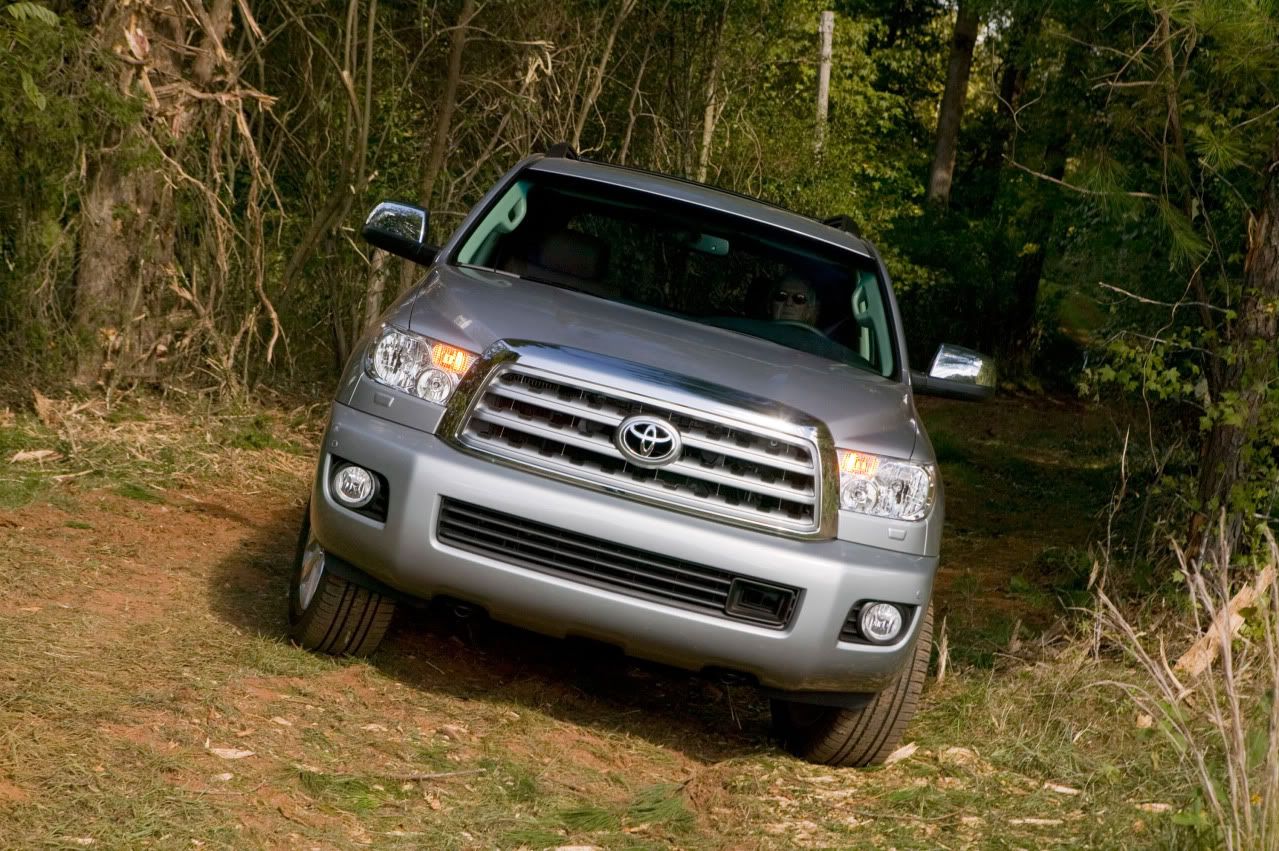 2010-toyota-sequoia-platinum-12.jpg