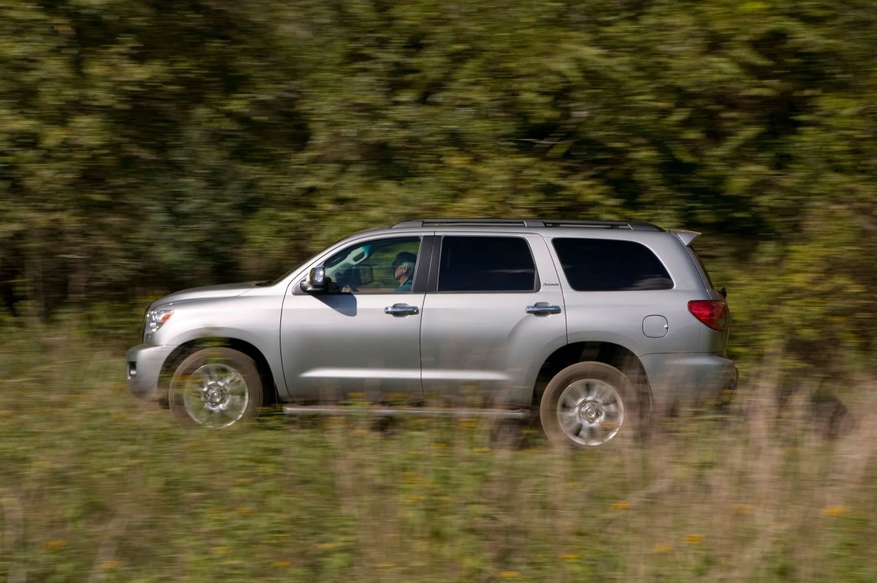 2010-toyota-sequoia-platinum-13.jpg