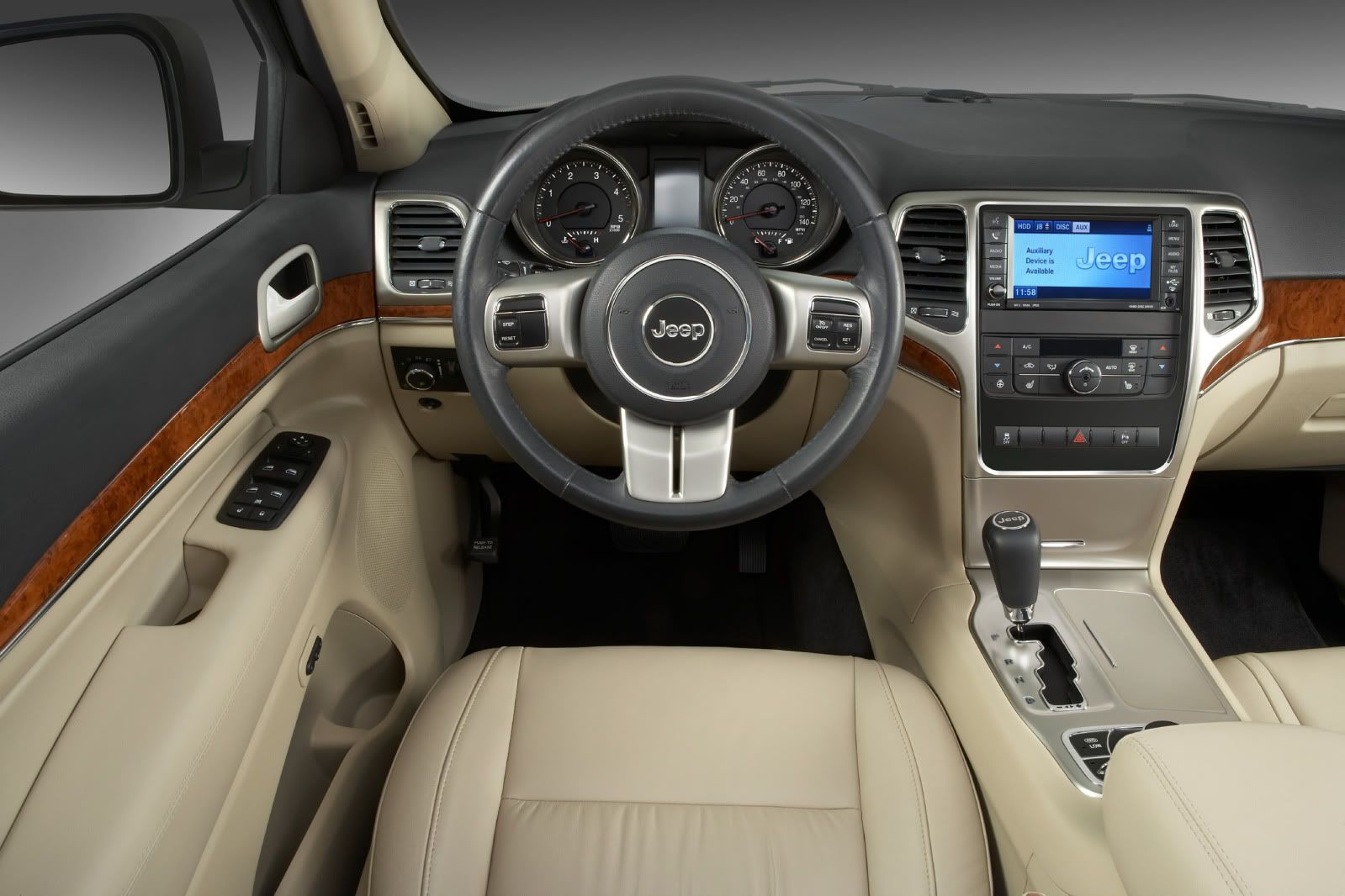 2011-jeep-grand-cherokee-limited-08.jpg