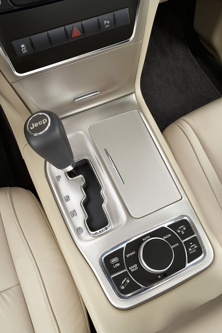 2011-jeep-grand-cherokee-limited-10.jpg