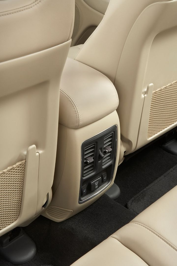 2011-jeep-grand-cherokee-limited-14.jpg